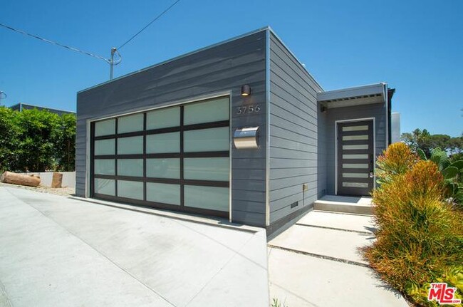 Photo - 3756 Brilliant Dr House