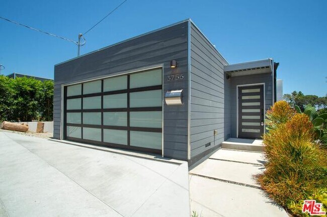 Building Photo - 3756 Brilliant Dr Rental