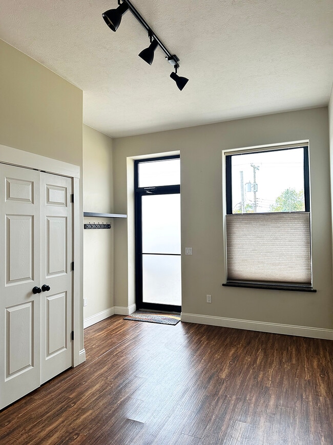 Photo - 330 S Cedar St Unidad B