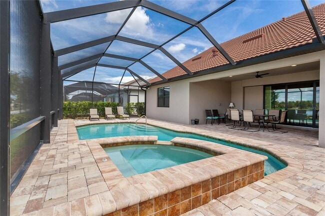 Photo - 19011 Formosa St