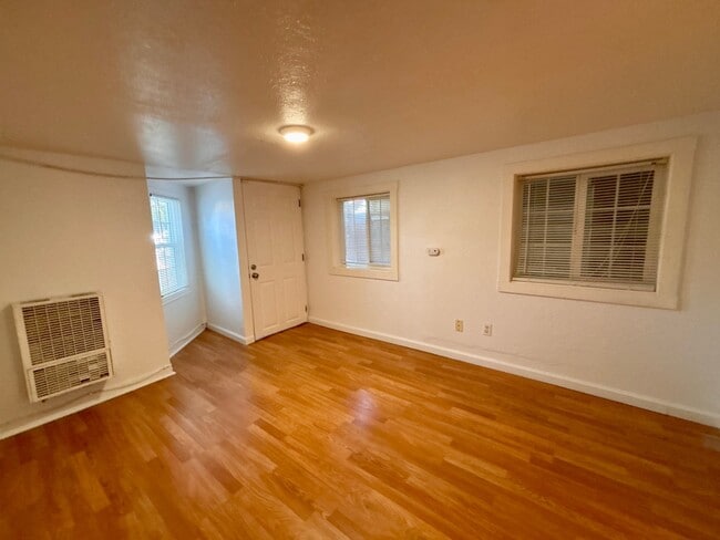 Photo - 1941 Chestnut St