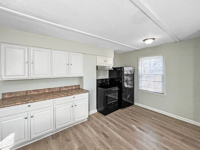 Photo - 533 Burkman Dr