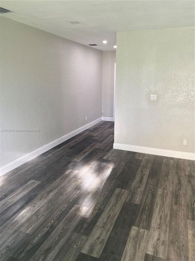 Photo - 284 SE 6th Ave