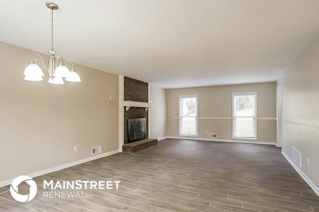 Photo - 2440 Hillboro Cir S W