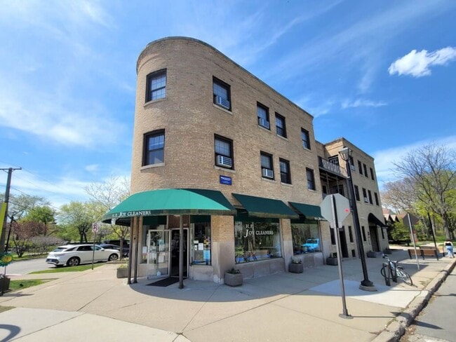 Building Photo - 733 Judson Ave Rental