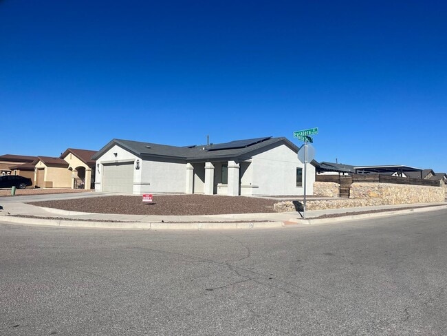 Photo - 14233 Escalera Dr