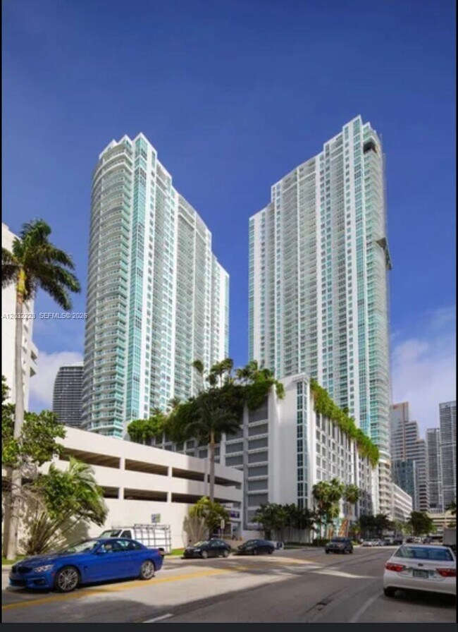 Photo - 950 Brickell Bay Dr Unidad 701