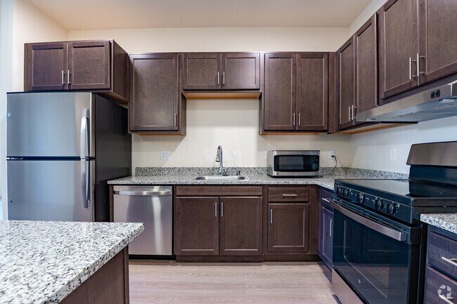 2BR, 2BA - 971SF - Kitchen
