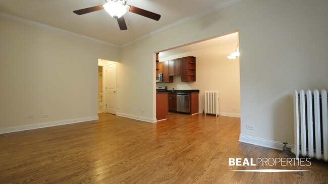 Photo - 744 W Addison St Unit 1