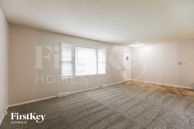 Photo - 8313 E 85th Terrace