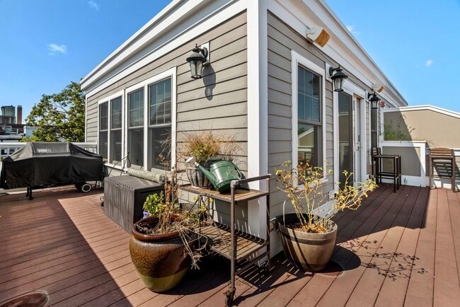 Photo - 161 Tudor St Unit 4A