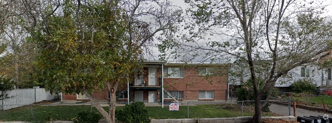Building Photo - 171 S Coleman St Rental
