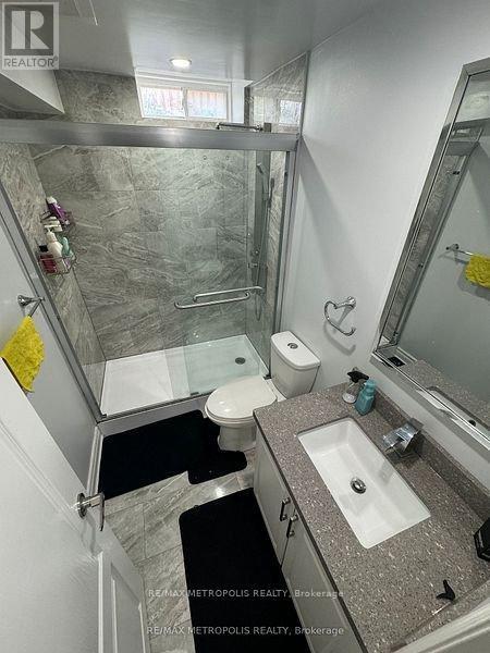 Photo - 14 Lampman Dr