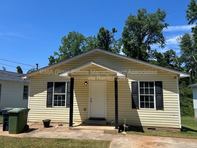 Building Photo - 133 Realty St