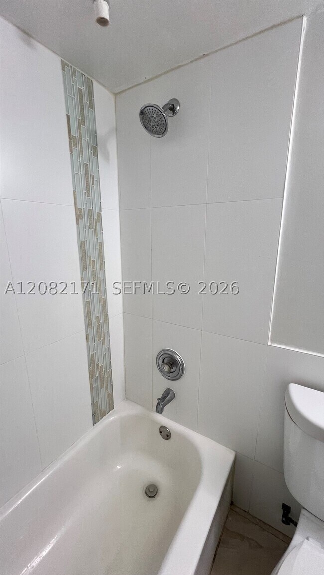 Photo - 2890 N Oakland Forest Dr Unit 204