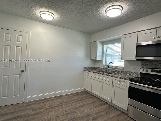 Photo - 2401 NW 9th Terrace Unit 3