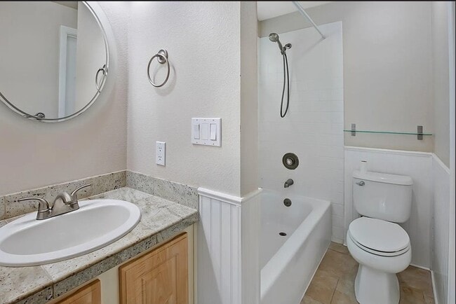Photo - 11102 NE 125th Ln Unit K135