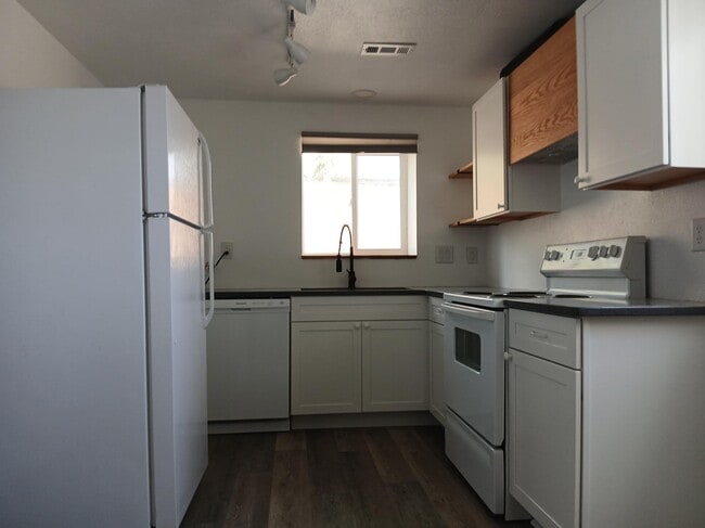 Photo - 720 W Madison St Unit 720 W. Madison St