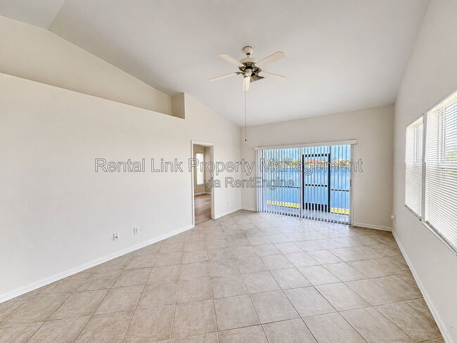 Photo - 320 SW 3rd Pl Unit 4