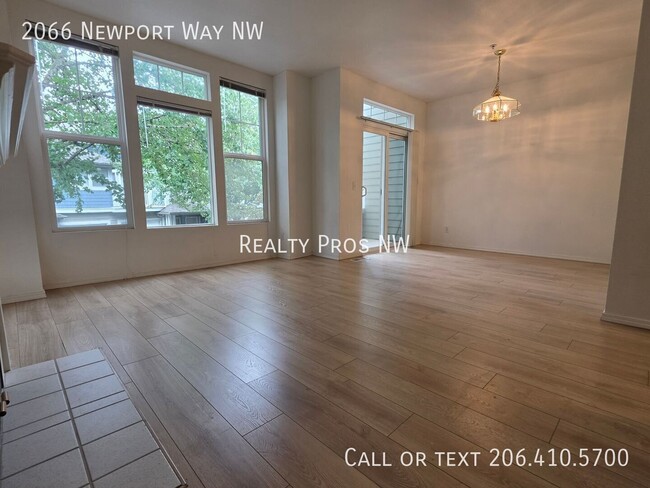 Photo - 2066 Newport Way NW