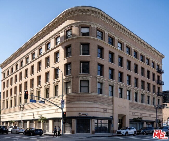 Building Photo - 257 S Spring St Unit PH B Rental