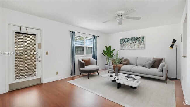 Building Photo - 703 Brittany Park Unit O Rental