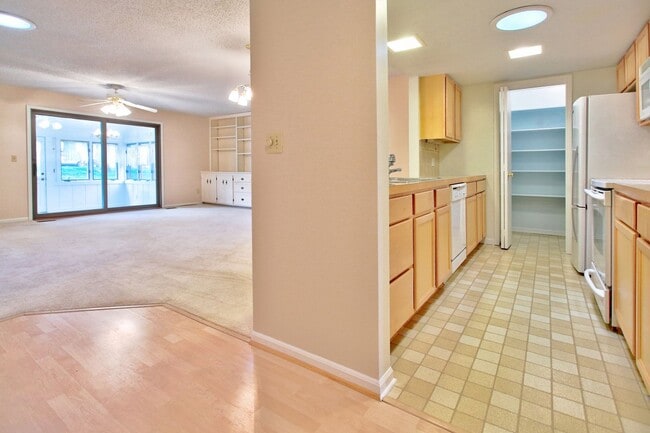 Photo - 2 Bedroom Condo On Holland's South Side