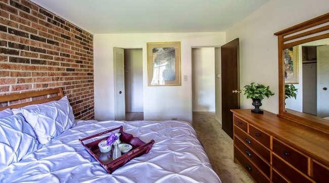 Photo - Courtyards Village West