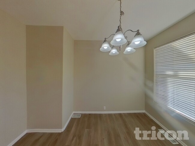 Photo - 2050 Creekridge Point