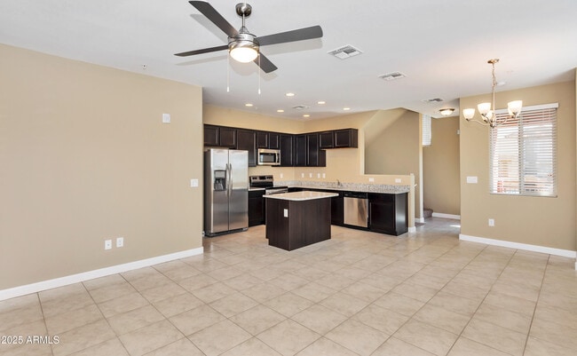Photo - 240 W Juniper Ave