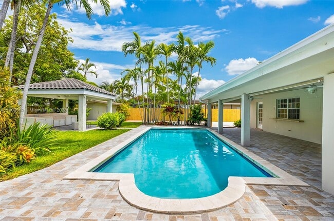 Building Photo - 13820 SW 82nd Ave