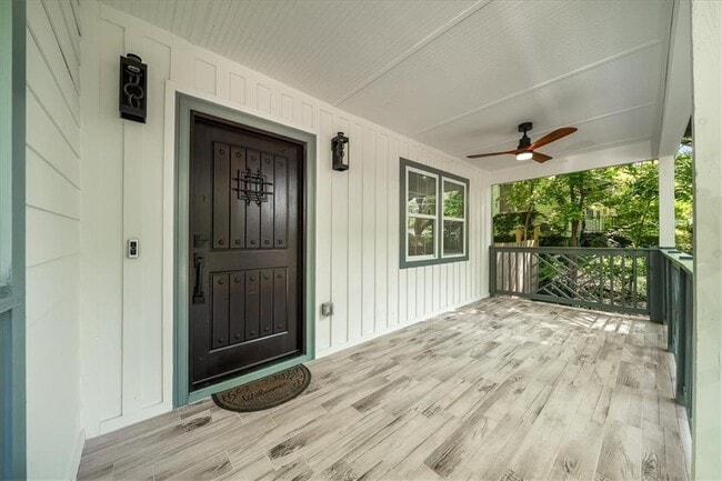 Photo - 1415 Almont Dr SW