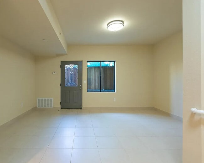 Photo - 1138 65th St