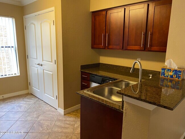 Photo - 2025 E Campbell Ave