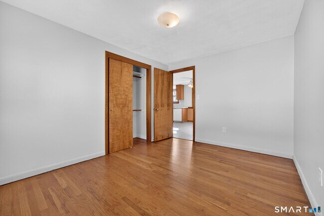 Photo - 985 Slater Rd Unit 2