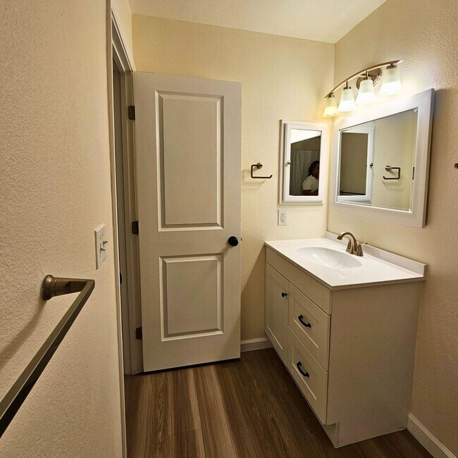 Photo - 3BR/2BA Townhome in NLV!