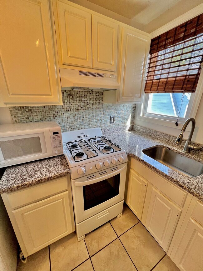 Photo - 714 Irvington Ave Unit 2