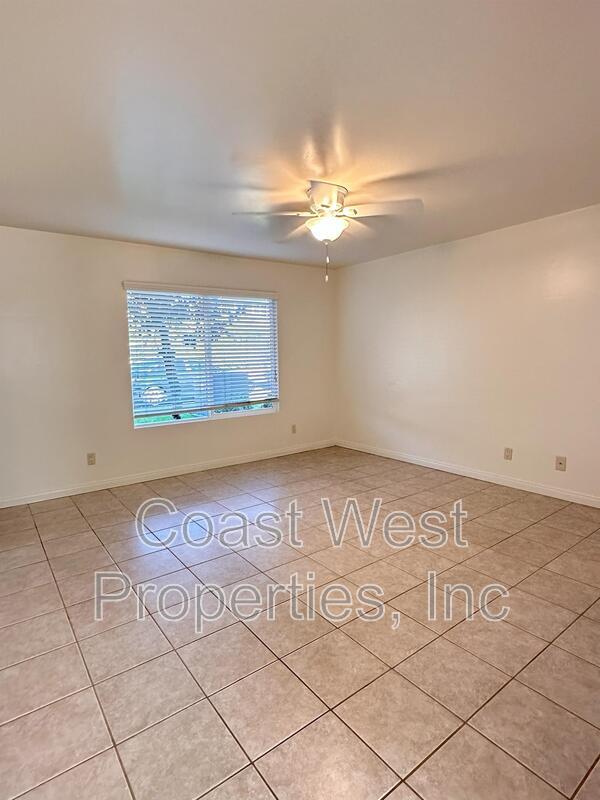 Building Photo - 965 Laguna Dr