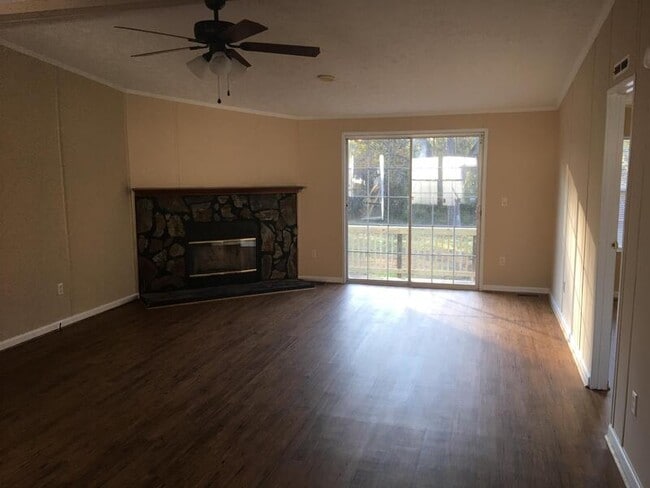 1100 W Georgia Rd
