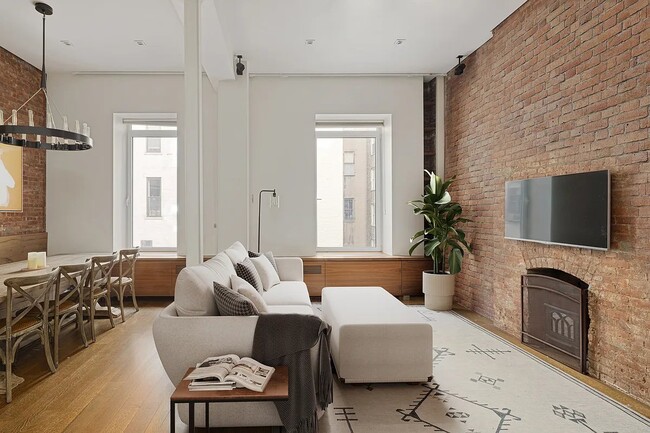 23 E 10th St Unit 316