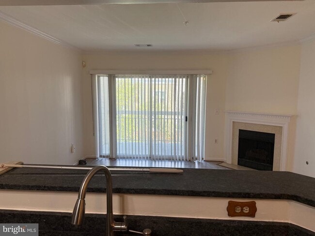 Building Photo - 12913 Alton Square Unit 316
