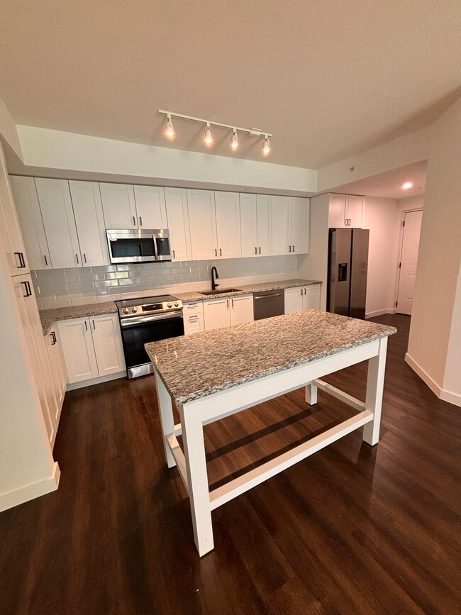 Building Photo - 1941 Fillmore St