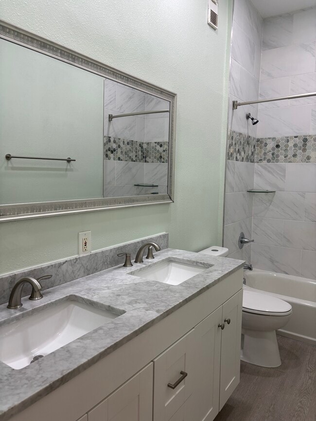 Photo - 136 Reserve Cir Unit 100