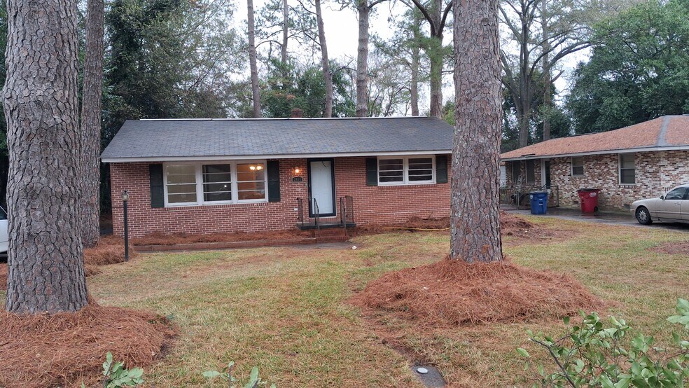 2557 Delano Dr