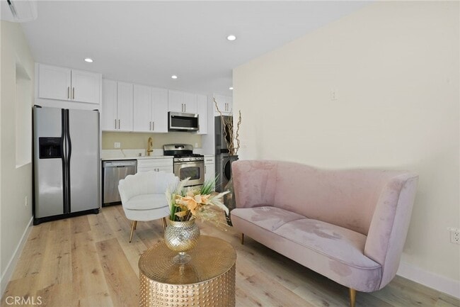 Building Photo - 21703 Costanso St Unit 21703 Rental