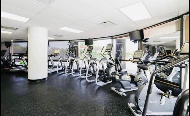 Photo - 5415 N Sheridan Rd Unit 911