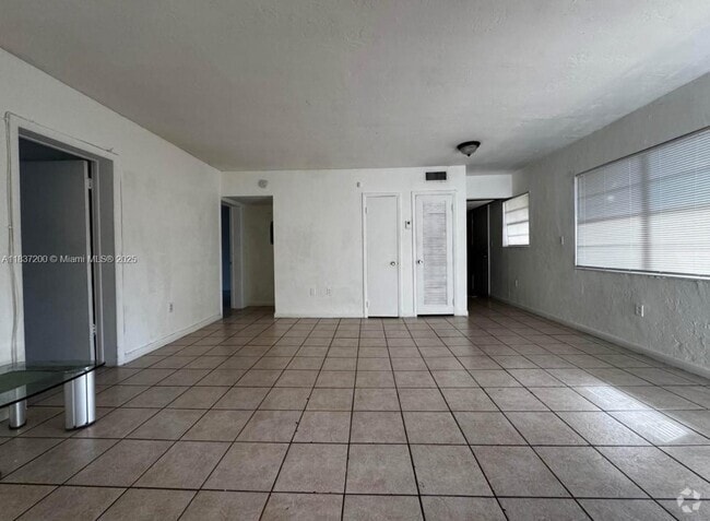 Building Photo - 1230 W 54th St Unit 207A Rental