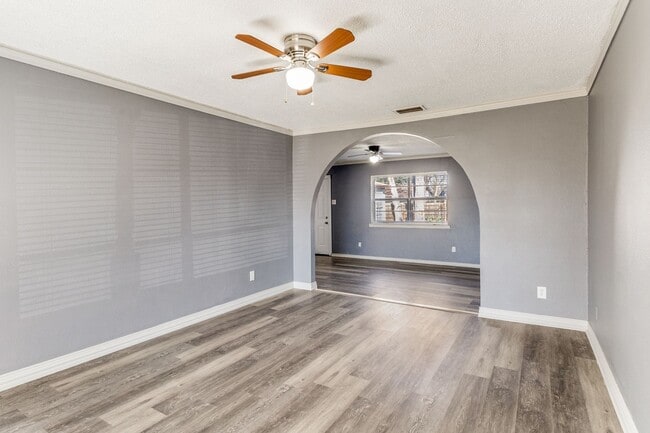 Photo - Spacious 4 Bed, 2 Bath Single-Story Gem in Dallas' Pleasant Grove – Move-In Ready and Available Now!