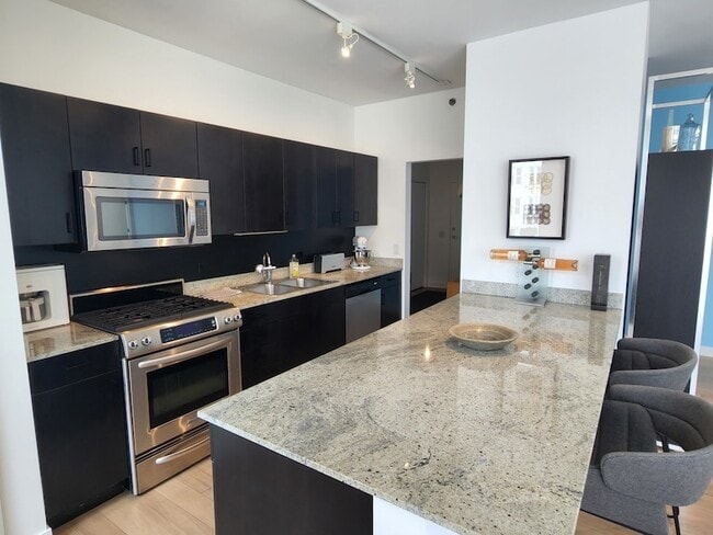 Photo - 8 E Randolph St Unit 1108