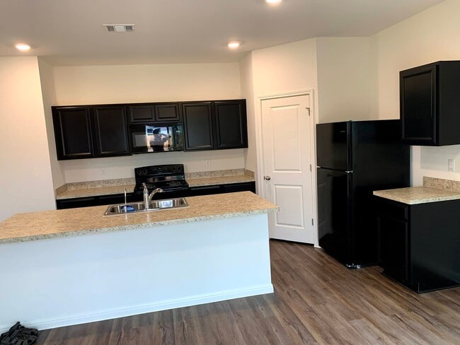 Photo - 178 Shiro Dr